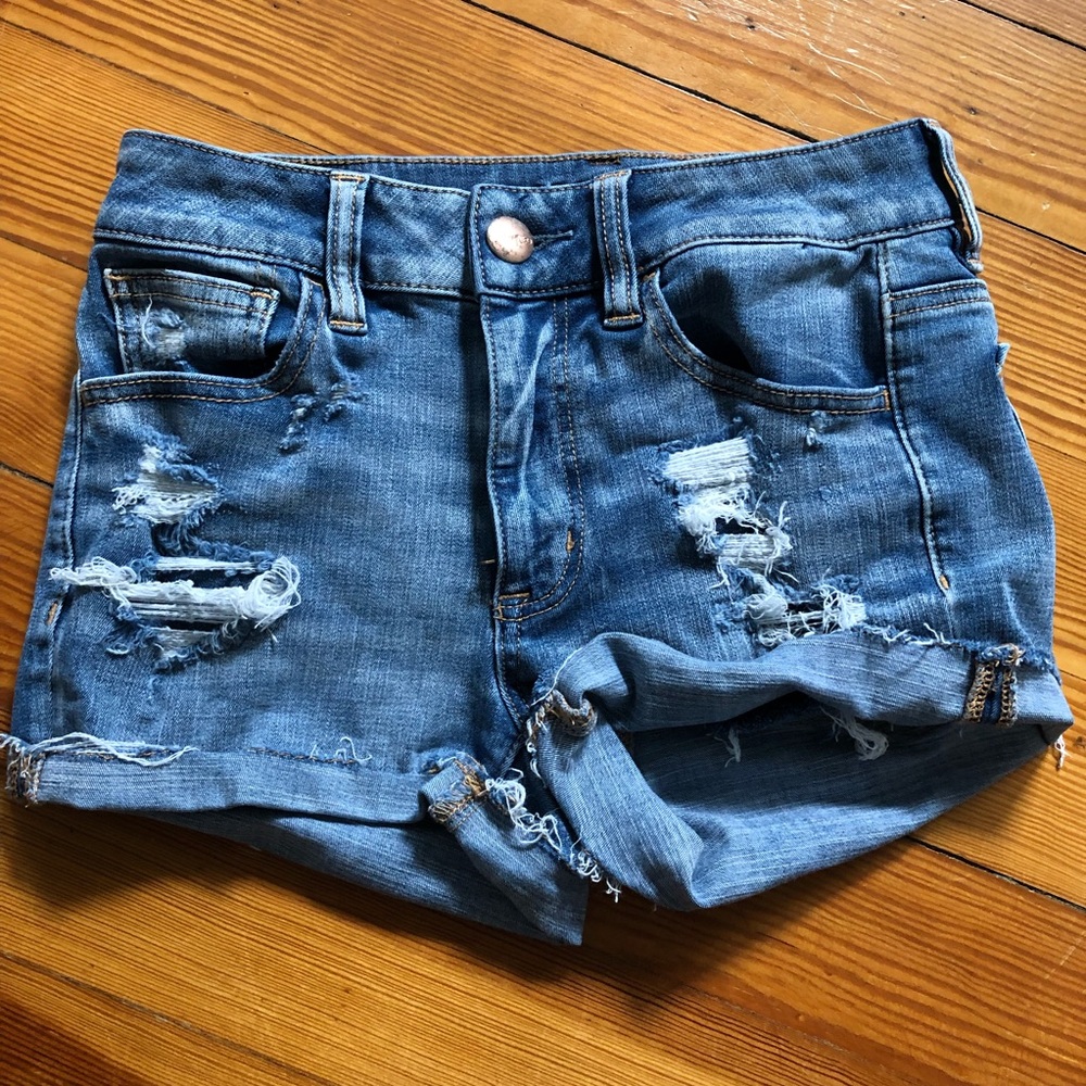 American Eagle ripped distressed jean shorts 2